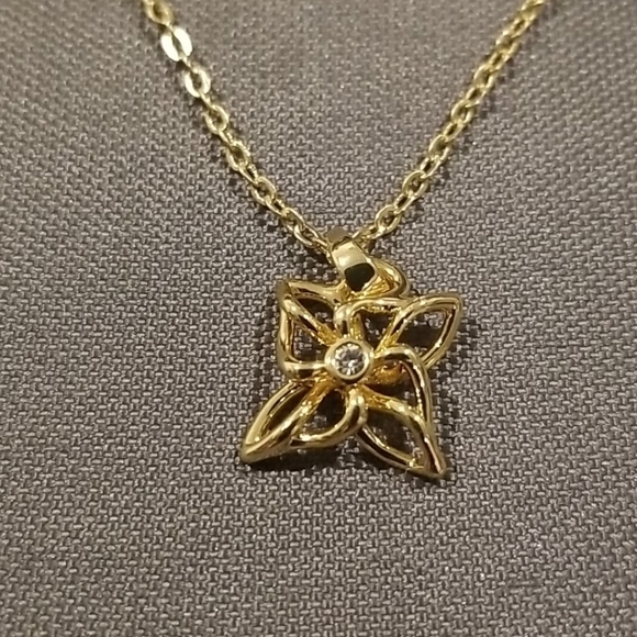 💕TED BAKER💕 Gold Chryssa Crystal Breeze Mini Pendant Necklace NWT - Picture 2 of 6